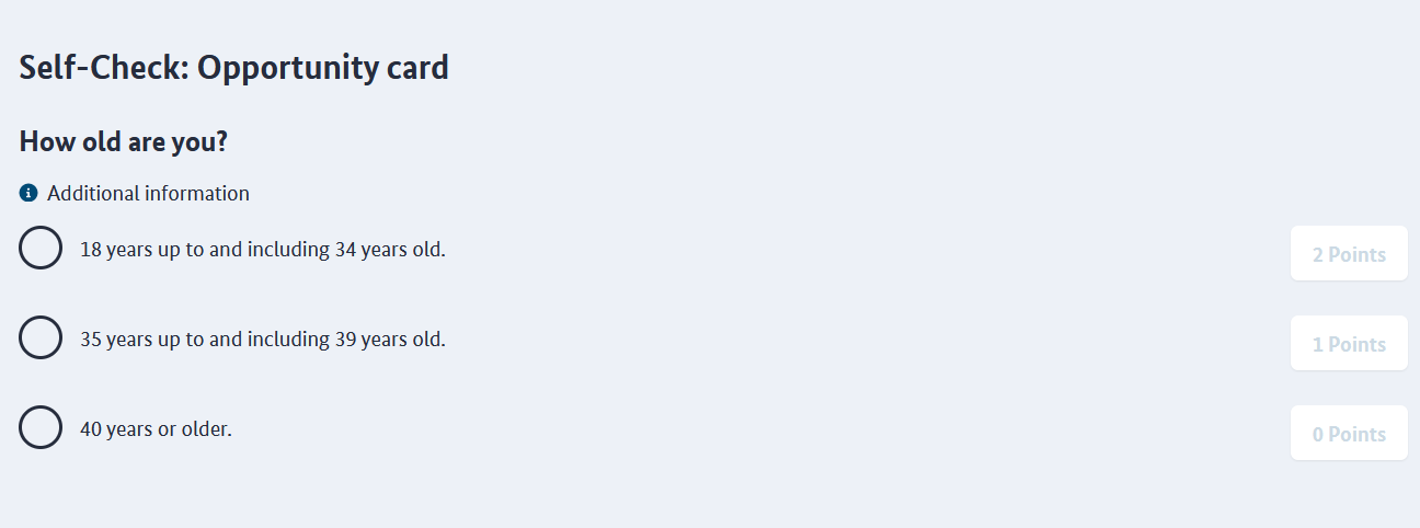 Screenshot mit der englischen Überschrift "Self-Check: Opportunity Card" und der Frage "How old are you?" mit 3 Antwortoptionen