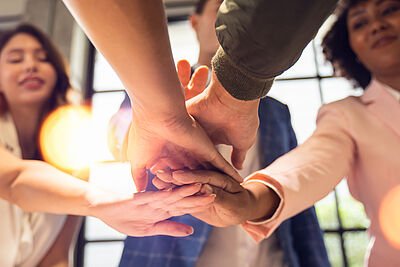 Integration und Zusammenhalt der Fachkräfte im Unternehmen.