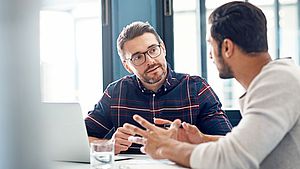 Ein Arbeitgeber wird von einem Ansprechpartner betreut