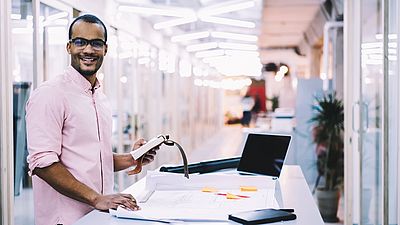 Internationaler Gründer in Deutschland bereitet sich vor